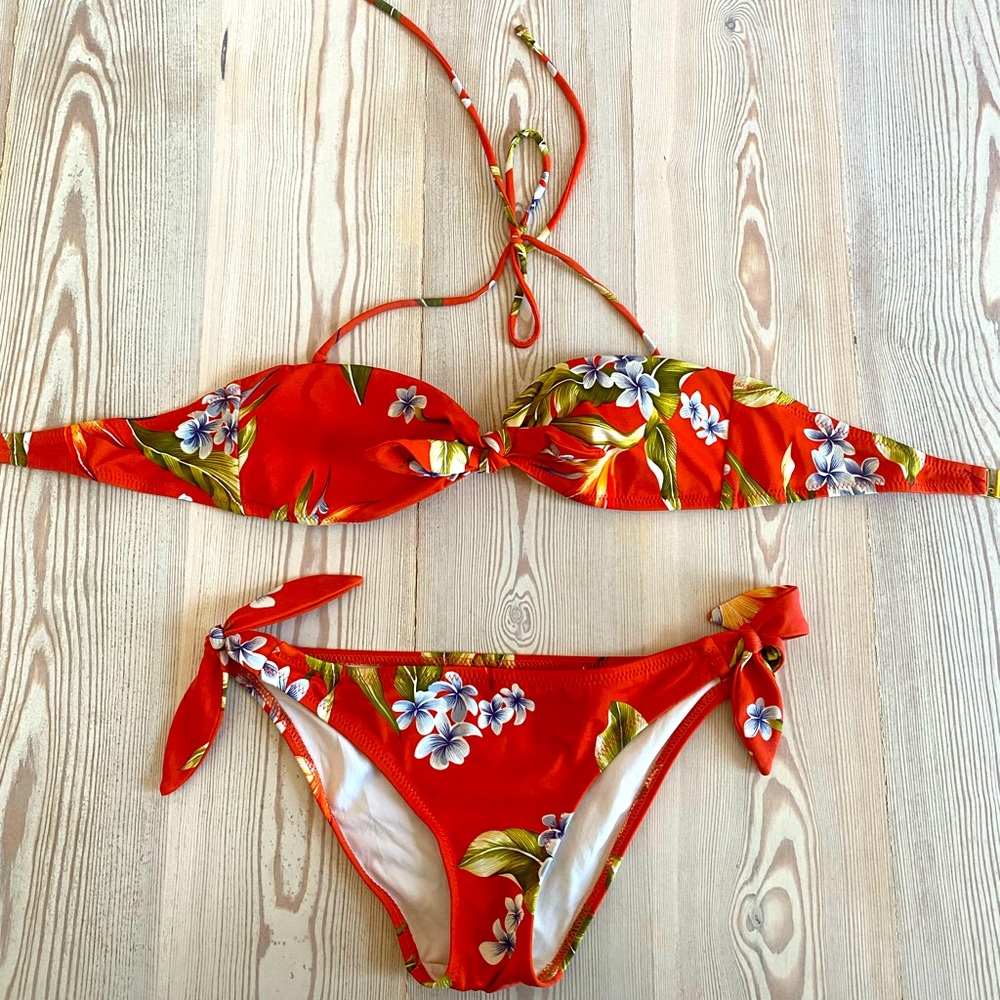 Hawaiian two piece bathing suit
